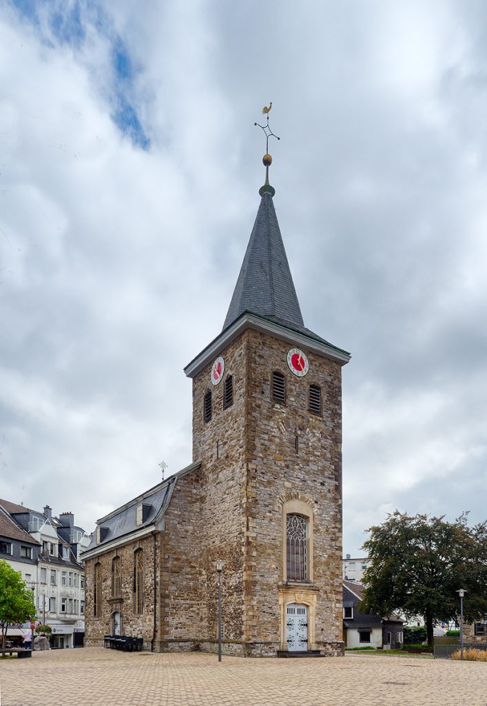 Alte Kirche, Velbert-Mitte, Platz am Offers