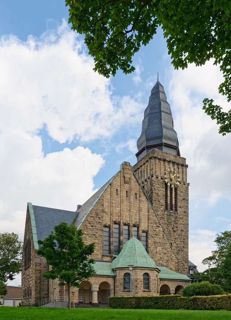 Christuskirche Velbert-Mitte, mit Taufkapelle im Vordergrund