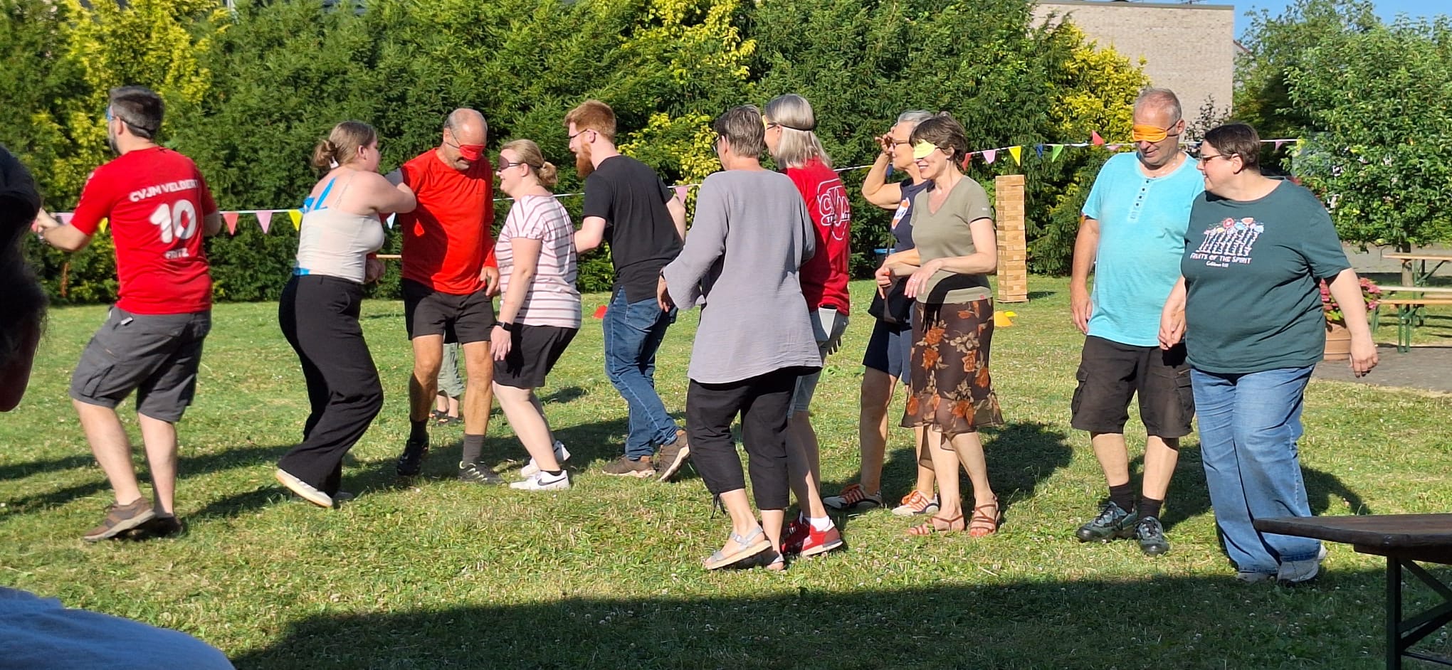 Mehr über den Artikel erfahren Sport, Spiel und Gemeinschaft bei sommerlichen Temperaturen